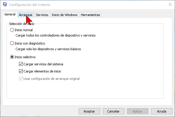 Pestaña arranque de la Configuración del sistema de Windows 10
