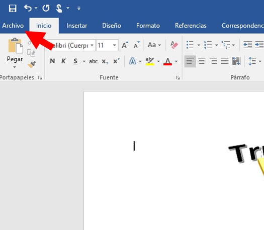 Pestaña archivo en cómo saber por cuánto tiempo has trabajado en un documento de Word